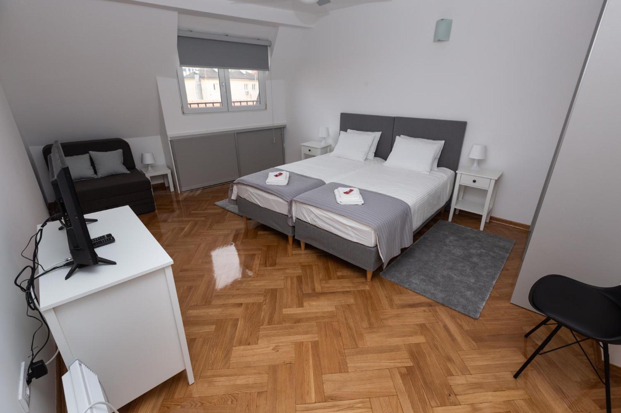 Centrum 3 Βελιγράδι