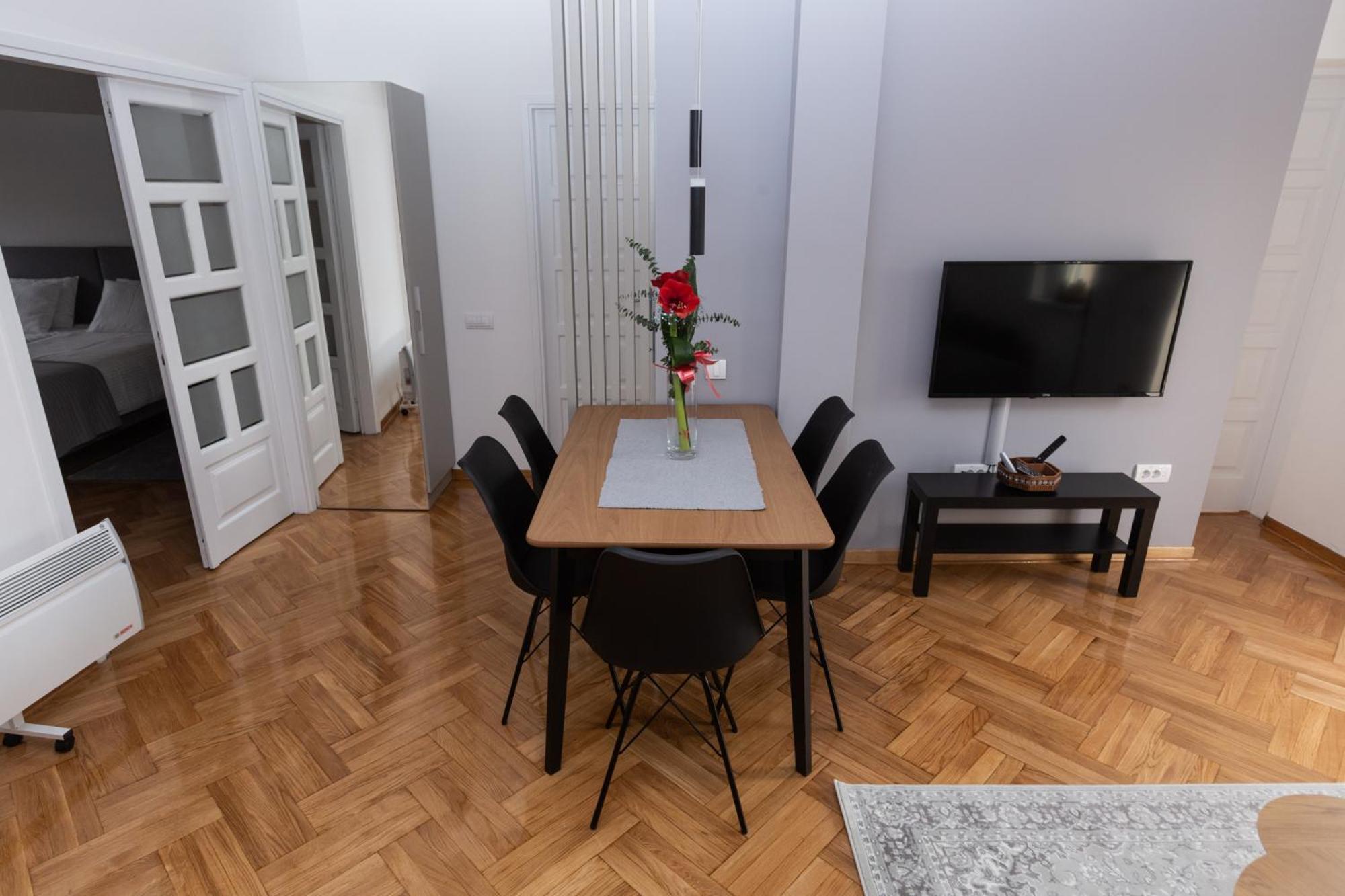 Centrum 3 * Βελιγράδι